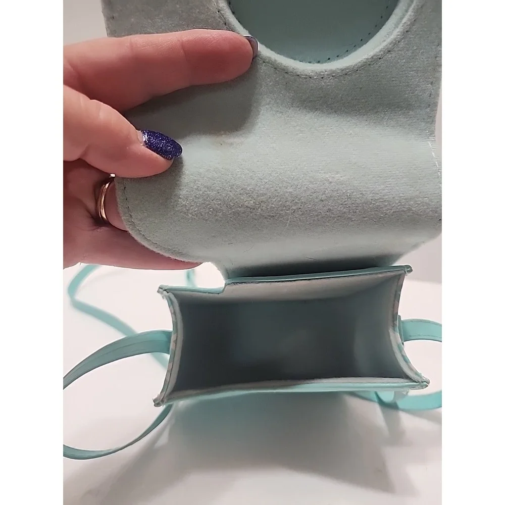 Fujifilm Instax Mini 7S Instant Camera Case Has Some Wear